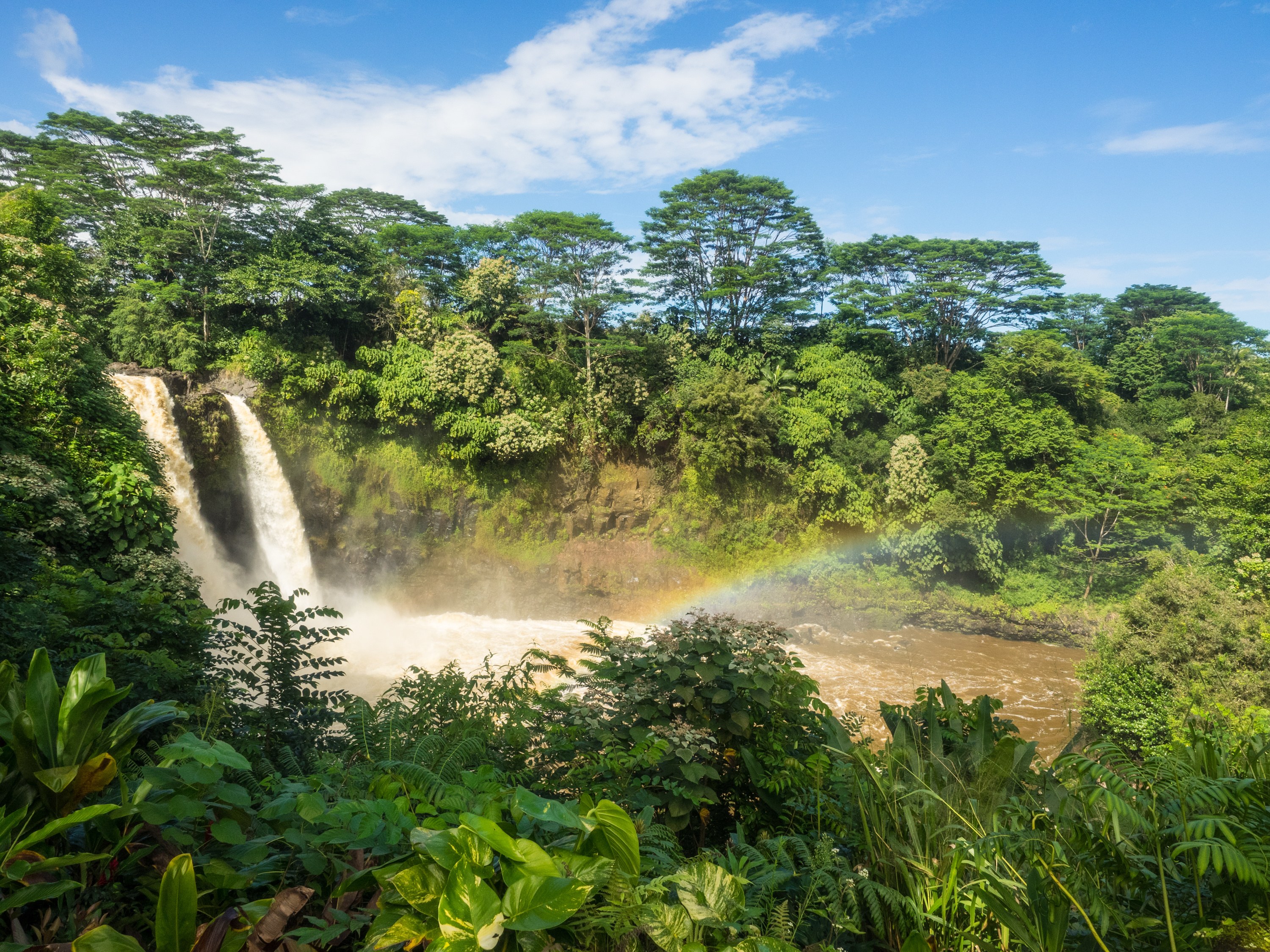 Rainbow (Waianuenue) Falls is a waterfall located in Hilo, Hawaii.